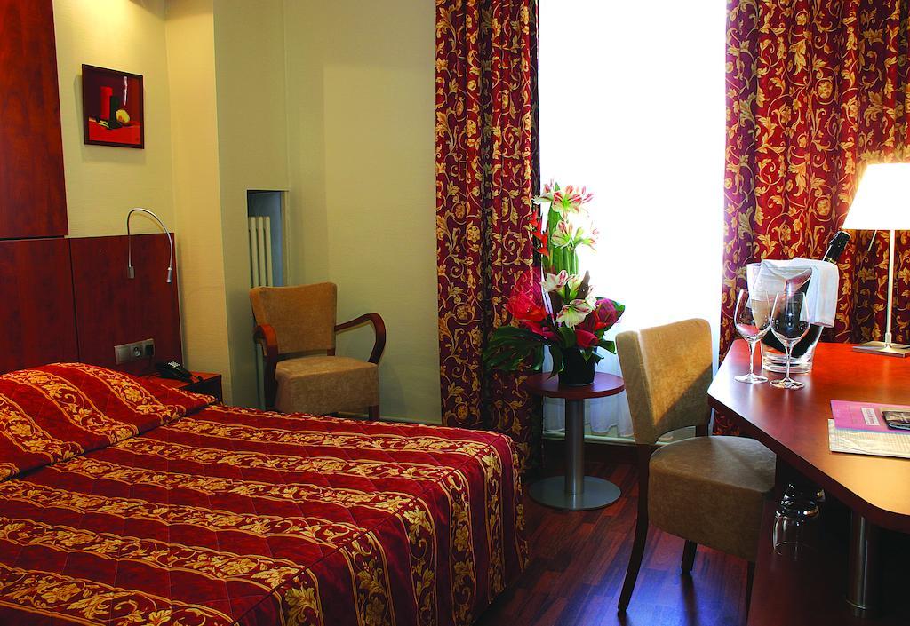 Les Berceaux Hotel Epernay Room photo